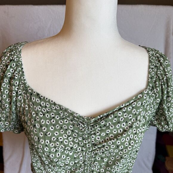 H&M Women's Sage Green Ditsy Floral Puff Sleeve Ruched Drawstring Top Size Large - Picture 3 of 16